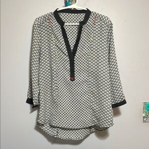 Black and White Patterned Women's Top